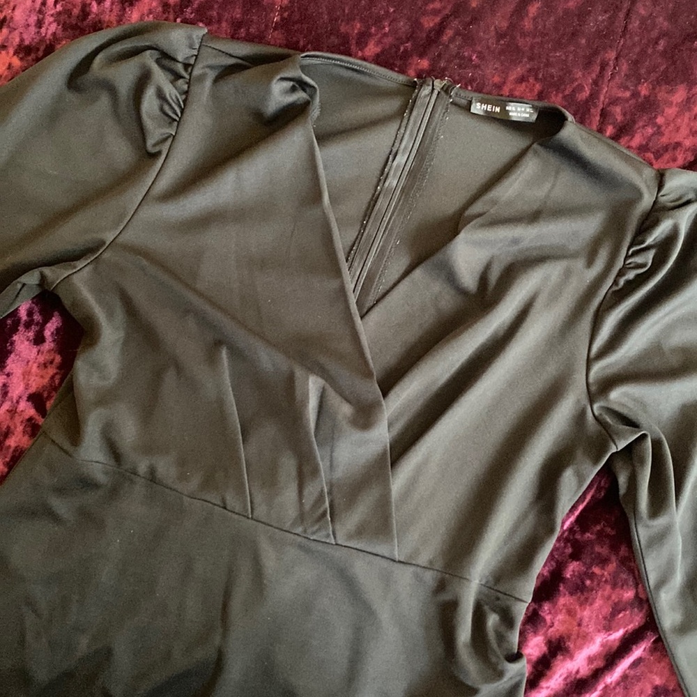 black ruched bodycon dress